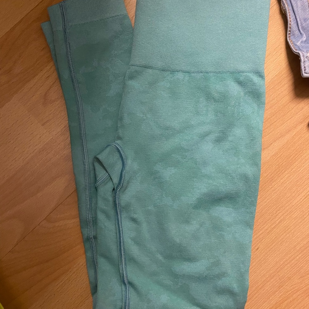 Adapt camo teal leggings